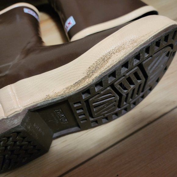 Big Kid's Legacy Brown Xtratuf Waterproof Rubber Rain Boots - Picture 7 of 10